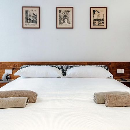 Suite Lo Storico - The House Of Travelers Como Exterior foto