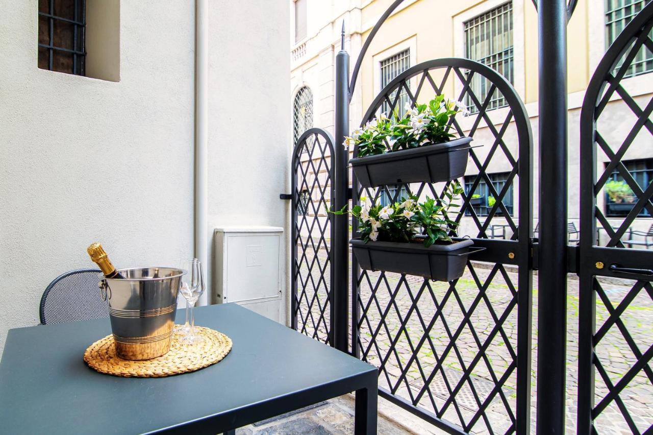 Suite Lo Storico - The House Of Travelers Como Exterior foto
